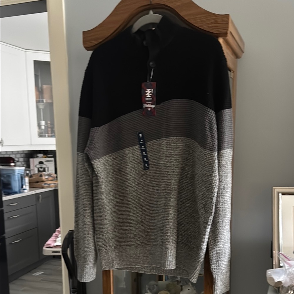 Men's Black and Gray Sweater